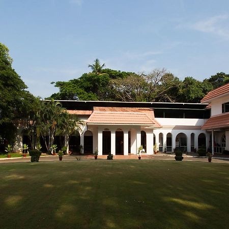 Ats Willingdon Hotel Kochi Exterior foto