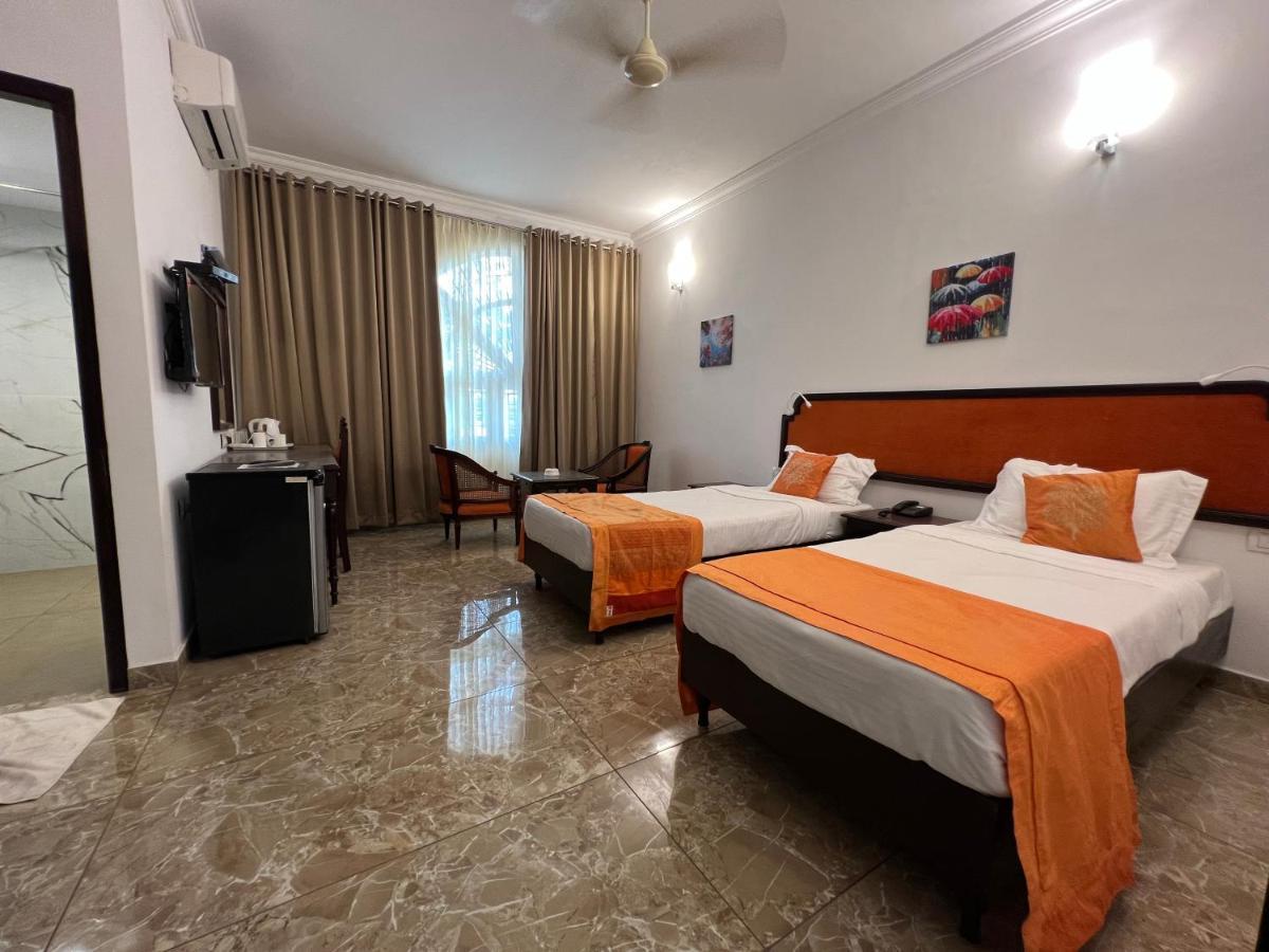 Ats Willingdon Hotel Kochi Exterior foto
