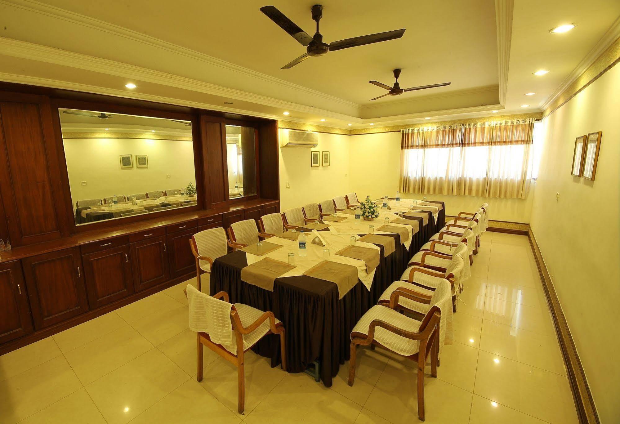 Ats Willingdon Hotel Kochi Exterior foto